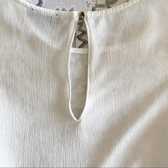 Dynamite Flutter Sleeve Top - Picture 3 of 5